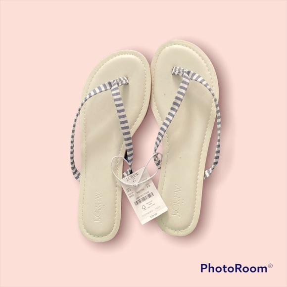 J. Crew Shoes - NWT J Crew seersucker flip flops 🩴